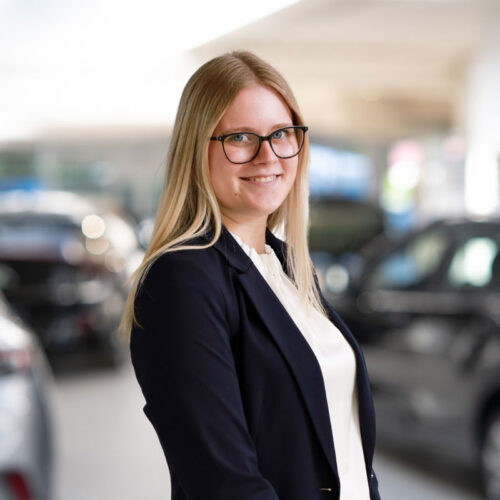 Autohaus Luchtenberg Julia Bierwirth Automobilkauffrau Azubi