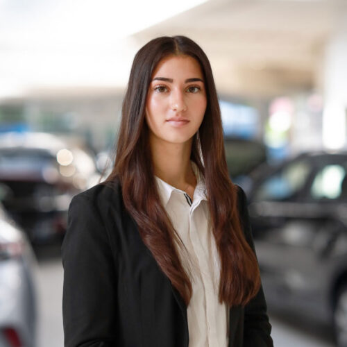 Autohaus Luchtenberg Nergis Coban Automobilkauffrau Azubi